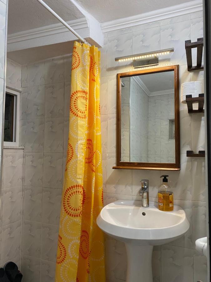 Yuri Guest House Гирокастра Экстерьер фото