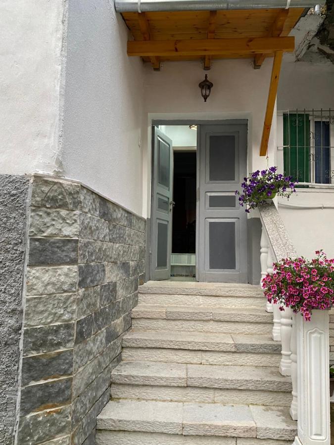Yuri Guest House Гирокастра Экстерьер фото
