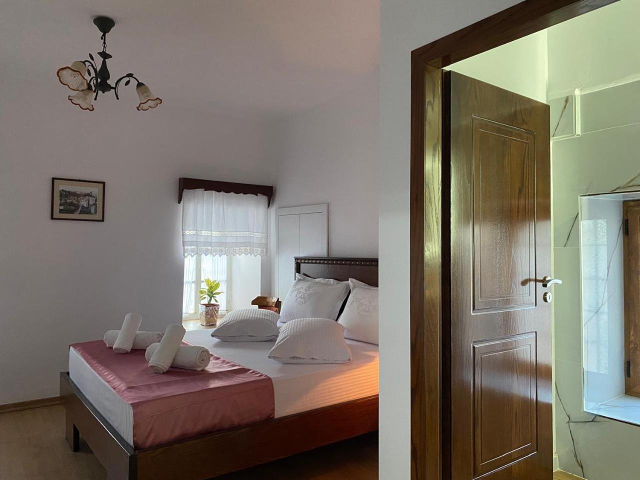 Yuri Guest House Гирокастра Экстерьер фото